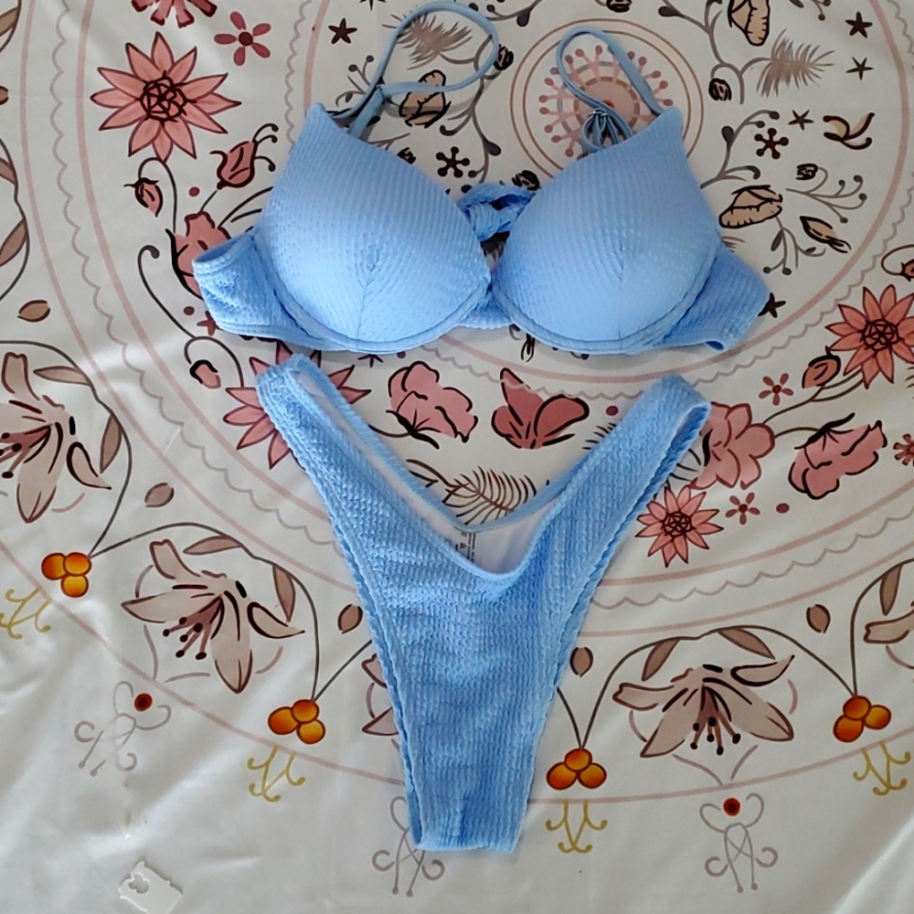 Nwot. MAKEMECHIC womans 2 piece push up high cut baby blue ribbed 👙 bikini
